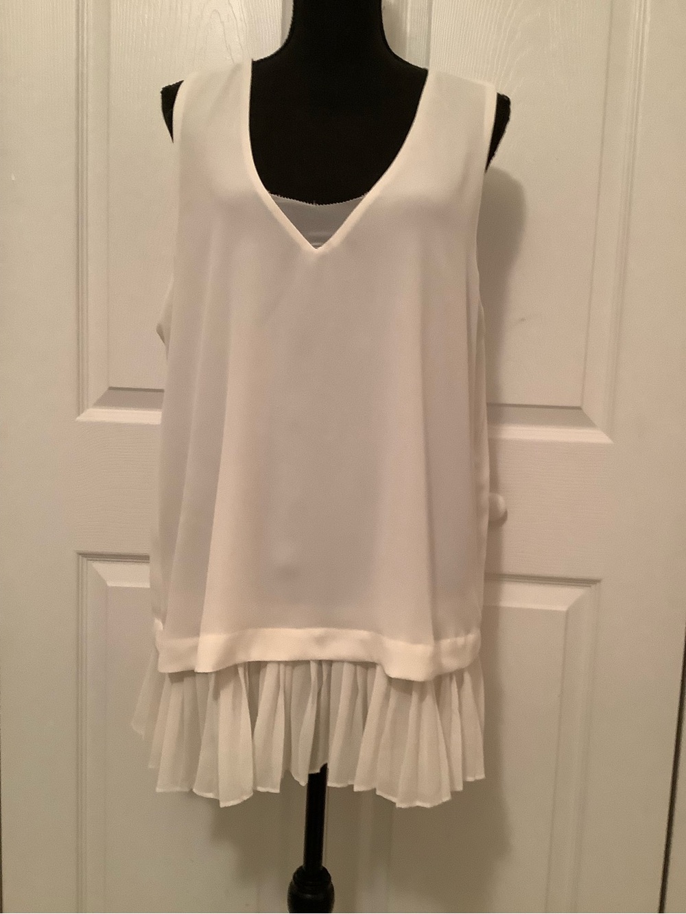 Banana Republic White Sleeveless V-Neck Layered Ruffle Tunic